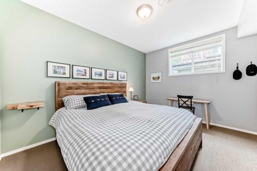 12-903 Wilson Way, Canmore, AB - Indoor Photo Showing Bedroom