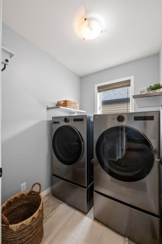 2938 Chinook Winds Drive Sw, Airdrie, AB - Indoor Photo Showing Laundry Room