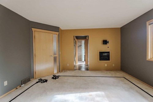 135 Canterbury Court Sw, Calgary, AB - Indoor Photo Showing Other Room