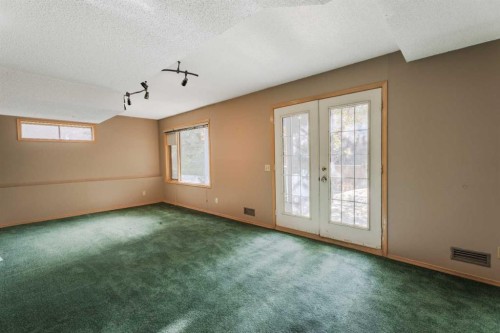135 Canterbury Court Sw, Calgary, AB - Indoor Photo Showing Other Room