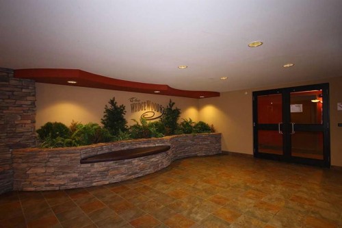 518-30 Discovery Ridge Close Sw, Calgary, AB - Indoor Photo Showing Other Room