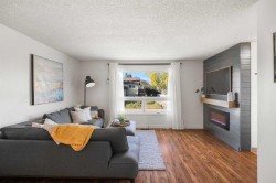 11 Deerfield Circle SE Calgary, AB T2J 6L7
