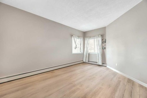 102-3 Parklane Way, Strathmore, AB - Indoor Photo Showing Other Room