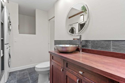 436 Attica Drive Se, Calgary, AB - Indoor Photo Showing Bathroom