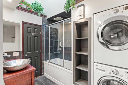 436 Attica Drive Se, Calgary, AB - Indoor Photo Showing Laundry Room
