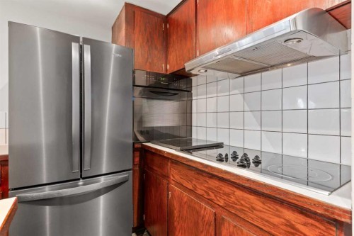 436 Attica Drive Se, Calgary, AB - Indoor Photo Showing Kitchen