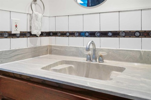 436 Attica Drive Se, Calgary, AB - Indoor Photo Showing Bathroom