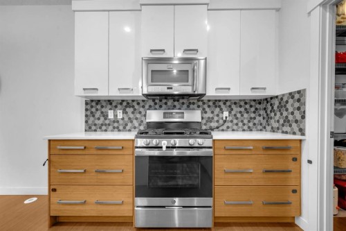 233 Cranarch Common Se, Calgary, AB - Indoor With Storage