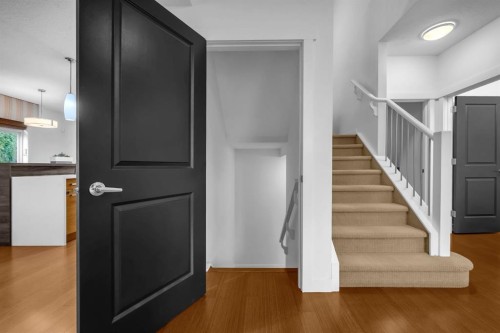 233 Cranarch Common Se, Calgary, AB - Indoor Photo Showing Other Room