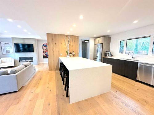 139 Wildwood Drive Sw, Calgary, AB - Indoor With Fireplace