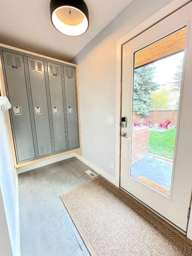 139 Wildwood Drive Sw, Calgary, AB - Indoor Photo Showing Other Room