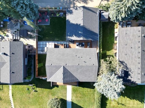 139 Wildwood Drive Sw, Calgary, AB - Outdoor