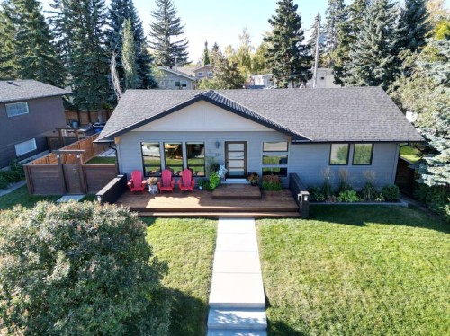 139 Wildwood Drive Sw, Calgary, AB - Outdoor With Deck Patio Veranda