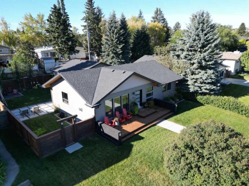 139 Wildwood Drive Sw, Calgary, AB - Outdoor