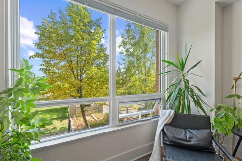 315-46 9 Street Ne, Calgary, AB - Indoor Photo Showing Other Room