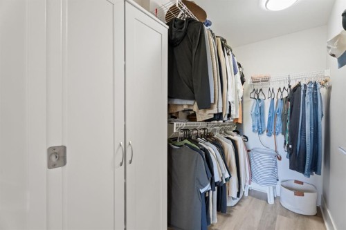 315-46 9 Street Ne, Calgary, AB - Indoor With Storage