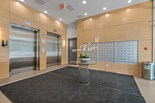 315-46 9 Street Ne, Calgary, AB - Indoor Photo Showing Other Room