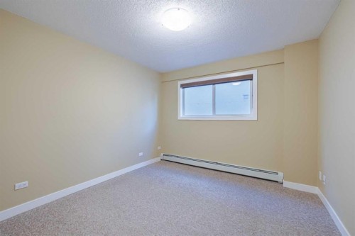 10-1715 13 Street Sw, Calgary, AB - Indoor Photo Showing Other Room