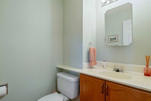 79 Scenic Gardens Nw, Calgary, AB - Indoor Photo Showing Bathroom