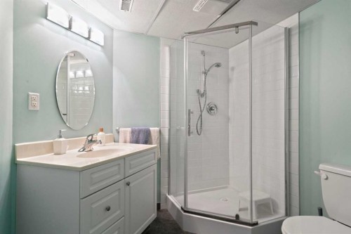79 Scenic Gardens Nw, Calgary, AB - Indoor Photo Showing Bathroom