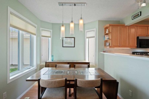 79 Scenic Gardens Nw, Calgary, AB - Indoor Photo Showing Dining Room