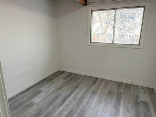 4704 14 Street Nw, Calgary, AB - Indoor Photo Showing Other Room