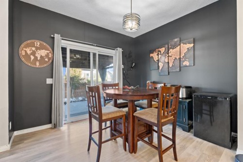 178 Buckskin Way, Cochrane, AB - Indoor Photo Showing Dining Room