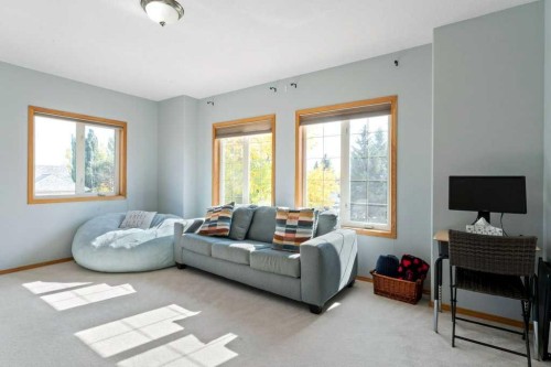 10 Grande Point Estates, Strathmore, AB - Indoor Photo Showing Living Room
