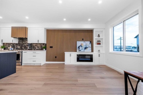 2402 Westmount Road Nw, Calgary, AB - Indoor