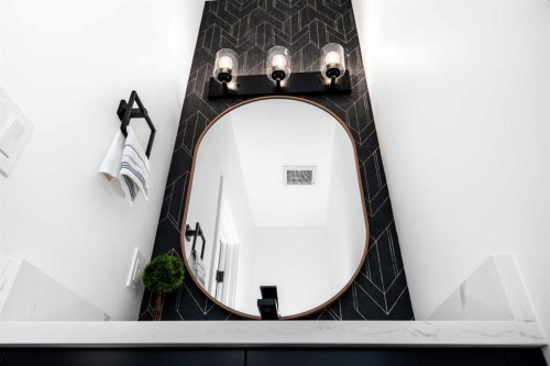 2402 Westmount Road Nw, Calgary, AB - Indoor Photo Showing Other Room