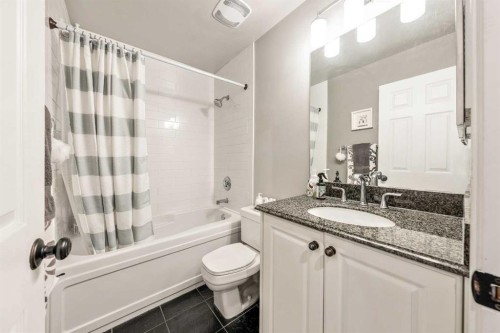223 Brookpark Drive Sw, Calgary, AB - Indoor Photo Showing Bathroom