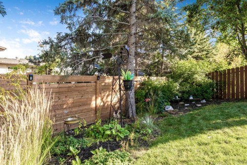 223 Brookpark Drive Sw, Calgary, AB - Outdoor