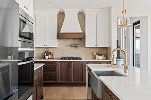 86 Cimarron Estates Drive, Okotoks, AB - Indoor Photo Showing Kitchen With Upgraded Kitchen