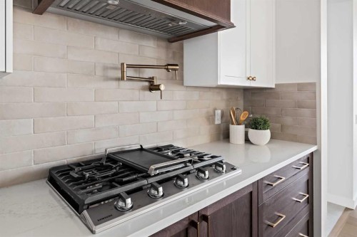 86 Cimarron Estates Drive, Okotoks, AB - Indoor Photo Showing Kitchen With Upgraded Kitchen