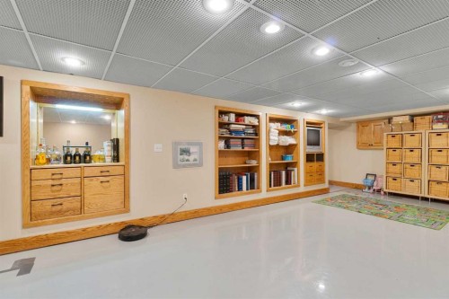 10 & 20-30061 Range Road 23, Rural Mountain View County, AB - Indoor Photo Showing Other Room