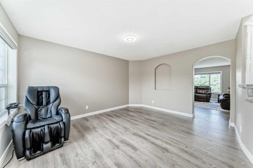 55 Edgeridge Circle Nw, Calgary, AB - Indoor Photo Showing Other Room