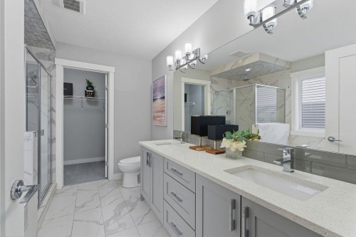 240 Nolanhurst Crescent Nw, Calgary, AB - Indoor Photo Showing Bathroom