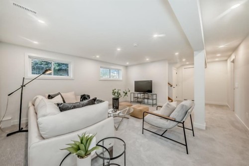 26 Dalgetty Place Nw, Calgary, AB - Indoor