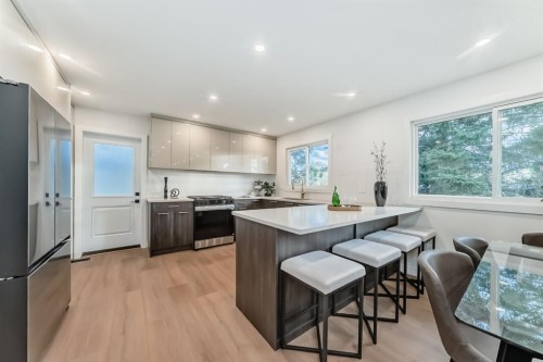 26 Dalgetty Place Nw, Calgary, AB - Indoor