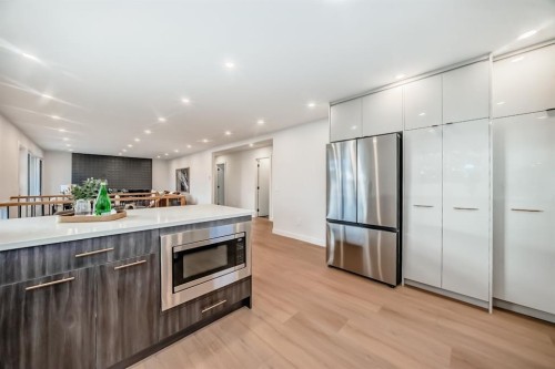 26 Dalgetty Place Nw, Calgary, AB - Indoor Photo Showing Other Room