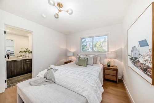 26 Dalgetty Place Nw, Calgary, AB - Indoor Photo Showing Bedroom