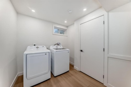 26 Dalgetty Place Nw, Calgary, AB - Indoor Photo Showing Laundry Room