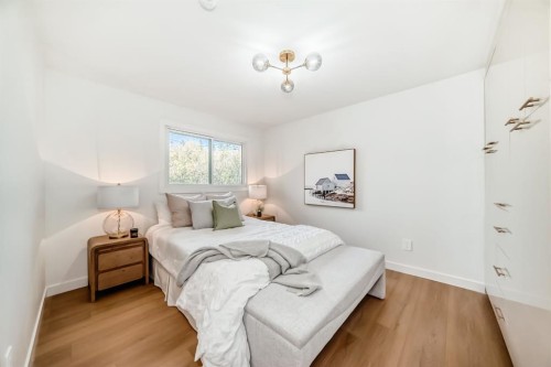 26 Dalgetty Place Nw, Calgary, AB - Indoor Photo Showing Bedroom