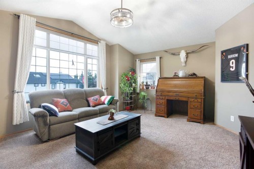 196 Brightondale Close Se, Calgary, AB - Indoor Photo Showing Living Room