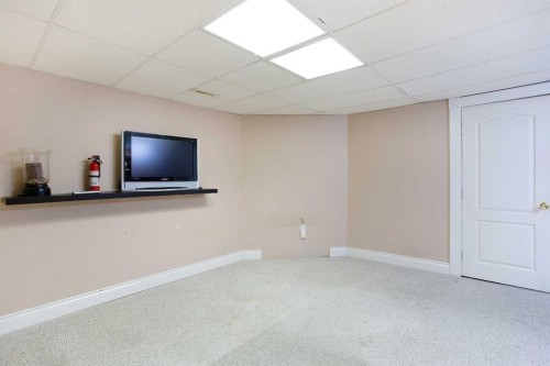 196 Brightondale Close Se, Calgary, AB - Indoor Photo Showing Other Room
