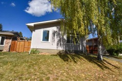 112 Woodvale Road SW Calgary, AB T2W 3M8