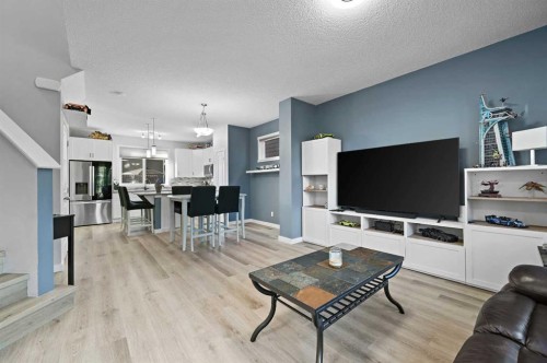 798 Walden Drive Se, Calgary, AB - Indoor Photo Showing Living Room
