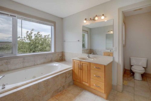 112 Cougarstone Manor Sw, Calgary, AB - Indoor Photo Showing Bathroom