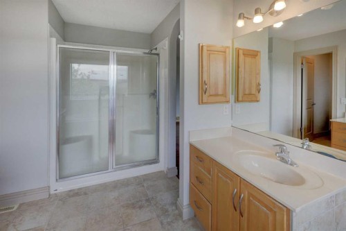 112 Cougarstone Manor Sw, Calgary, AB - Indoor Photo Showing Bathroom
