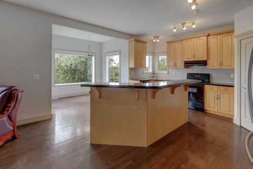 112 Cougarstone Manor Sw, Calgary, AB - Indoor Photo Showing Kitchen